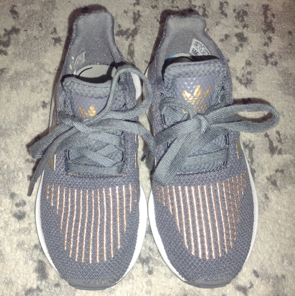 Kids Adidas Sneakers Size 11C - Picture 2 of 5